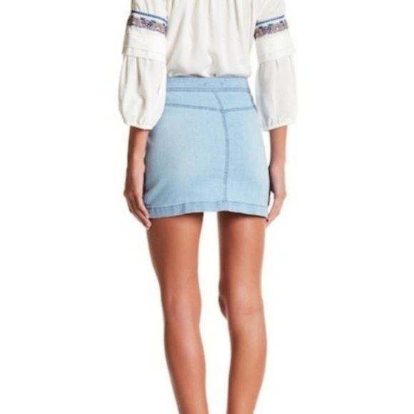 ROMEO & JULIET Embroidered Denim Skirt - Picture 3 of 8